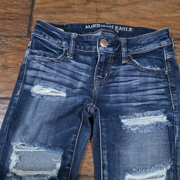 American Eagle Outfitters Women's Distressed Blue Jeans - Picture 4 of 9